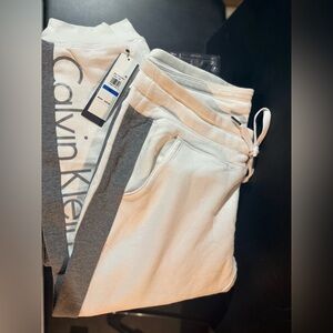 Calvin Klein White and Gray Joggers/sweatpants
Comfy and warm NWT